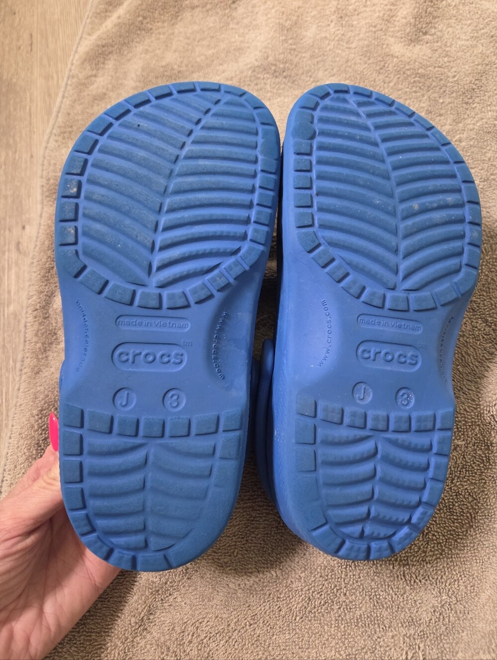 Kids Blue Clog Shoes with Jibbets Size 3 - Picture 7 of 8